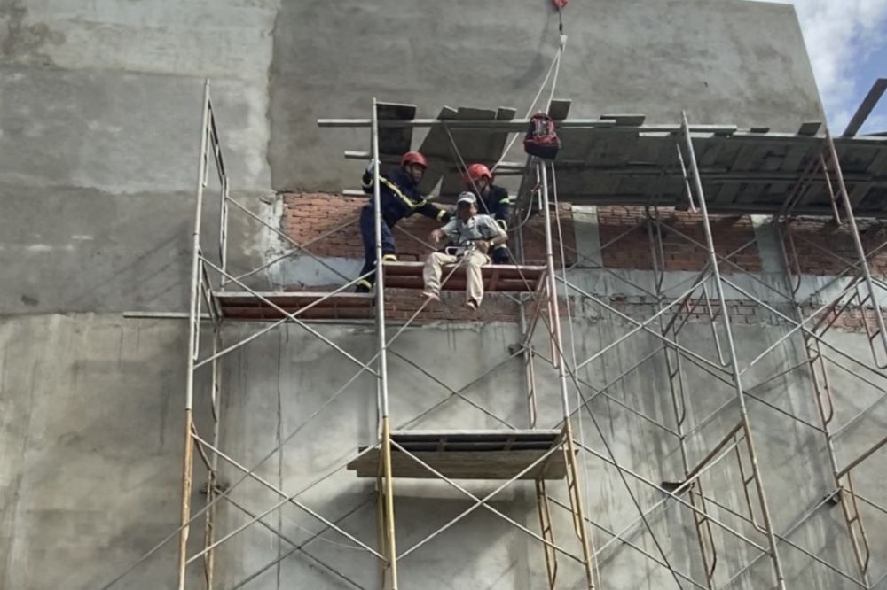 Làm Thế Nào Để Tránh Các Mối Nguy Hiểm Giàn Giáo Phổ Biến tai nan gian giao 1