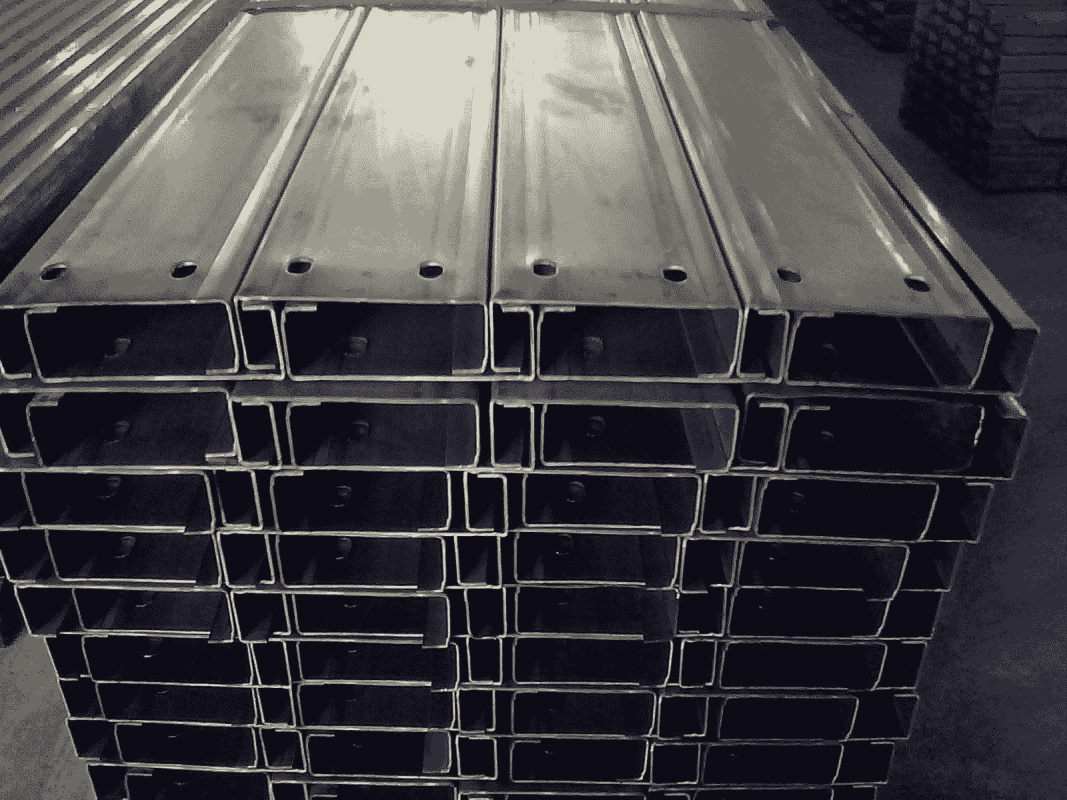 Xà gồ C, Xà gồ Z. Bán các sản phẩm xà gồ C, Z giá tốt tại TPHCM xa go thep