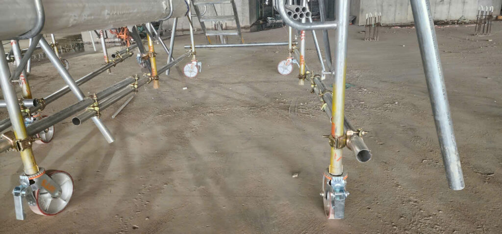 bánh xe giàn giáo di động su dung banh xe gian giao d150