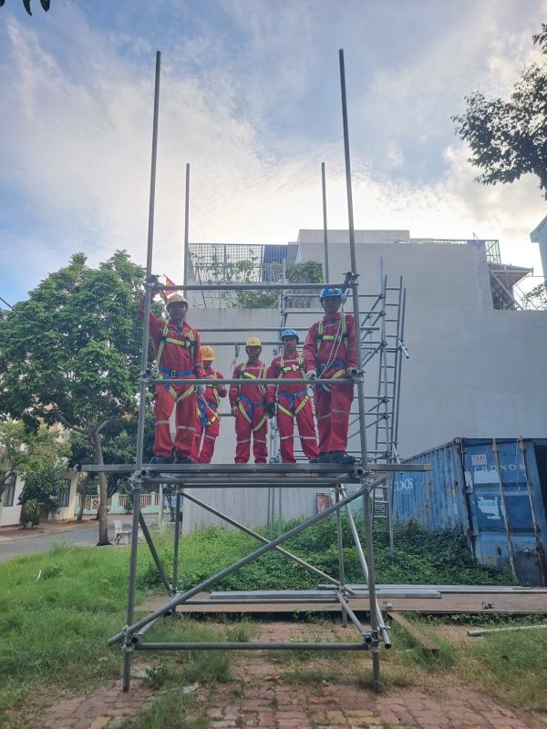 dich vu lap dat gian giao tphcm