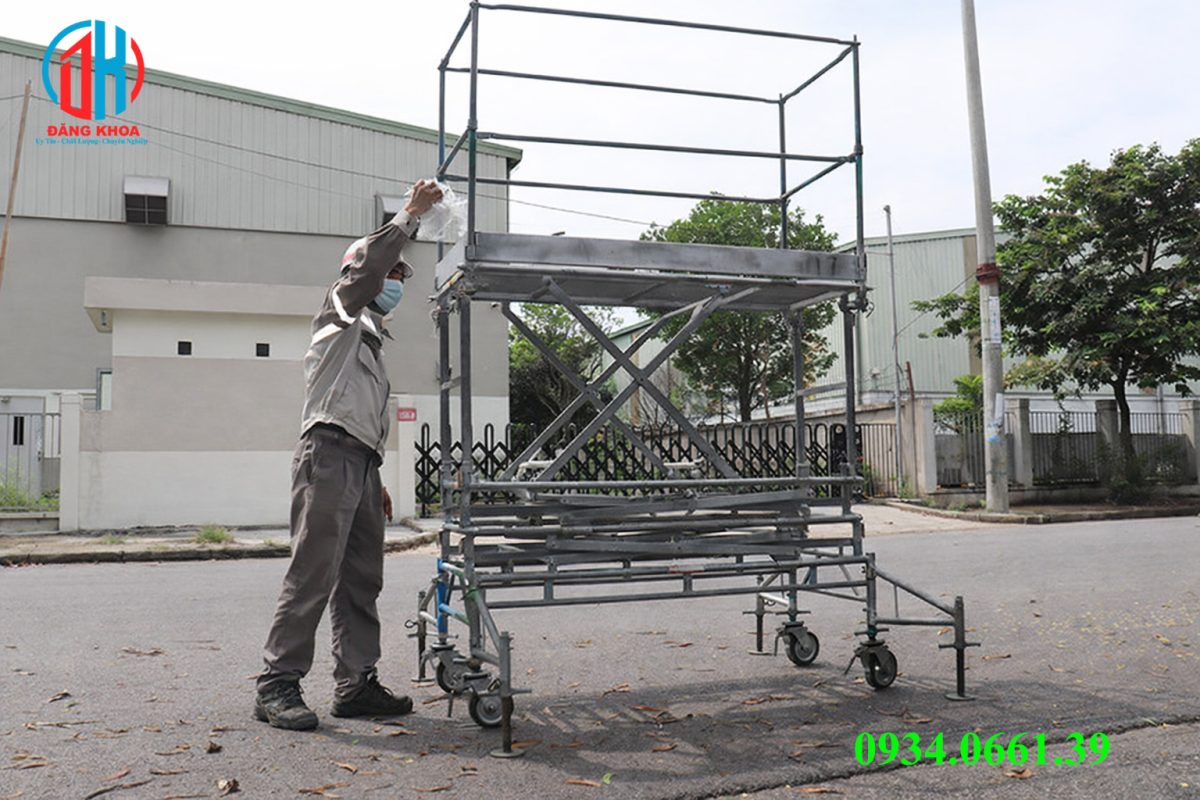 Giàn Giáo Di Động 2m5 Giá Tốt Cho Thi Công Và Bảo Trì gian giao di dong 2m5 gia re