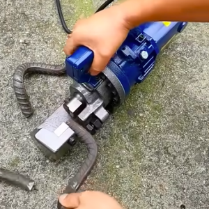 Máy cắt sắt thuỷ lực cầm tay RC22 22mm – Giải pháp cắt thép nhanh may cat sat thuy luc cam tay rc22 22mm re