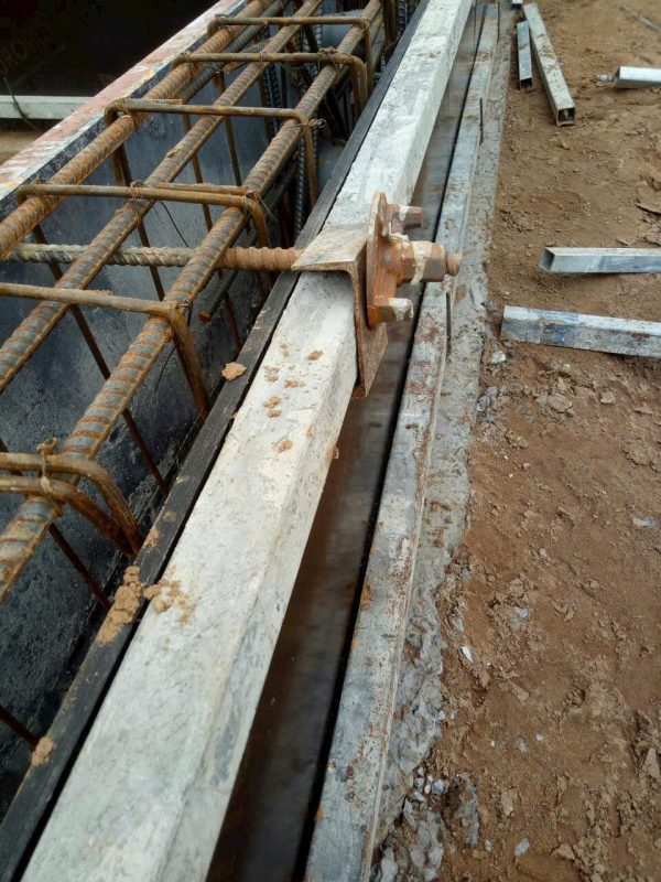 Bán U Kẹp Dầm (U Kẹp Xà Gồ) Tại TPHCM ung dung u kep xa go