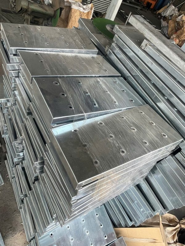 Bậc Thang Giàn Giáo Giá Rẻ, Kích Thước 180x400mm bac lam thang gian giao re